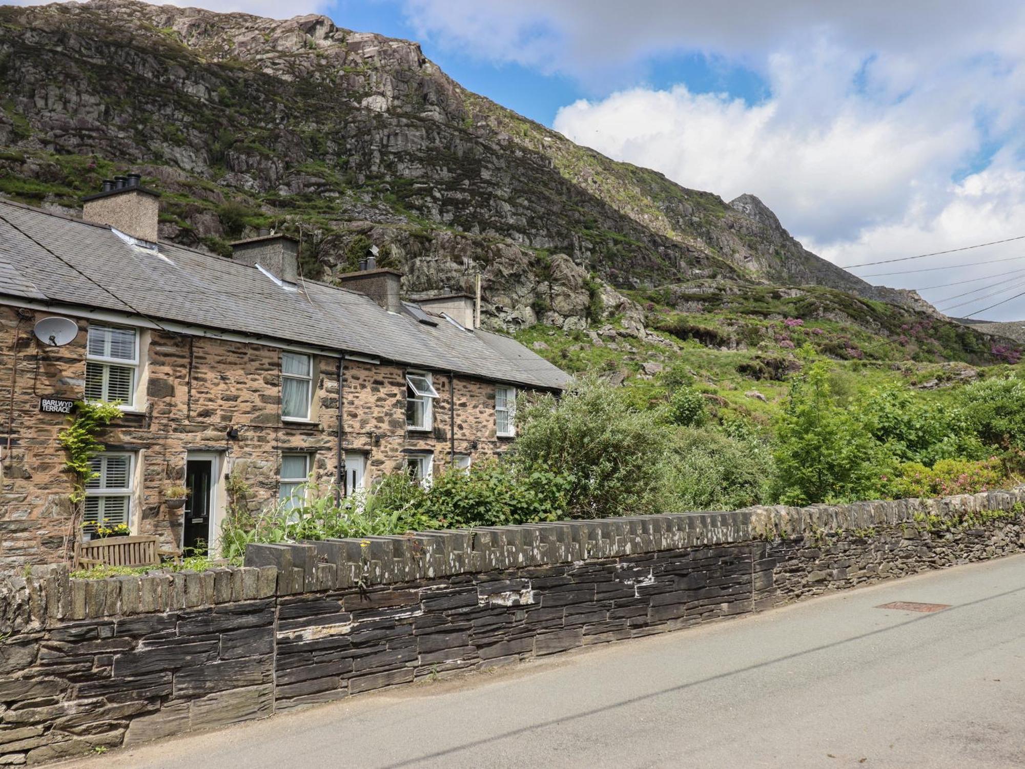 3 Barlwyd Terrace Villa Blaenau Ffestiniog Exterior photo